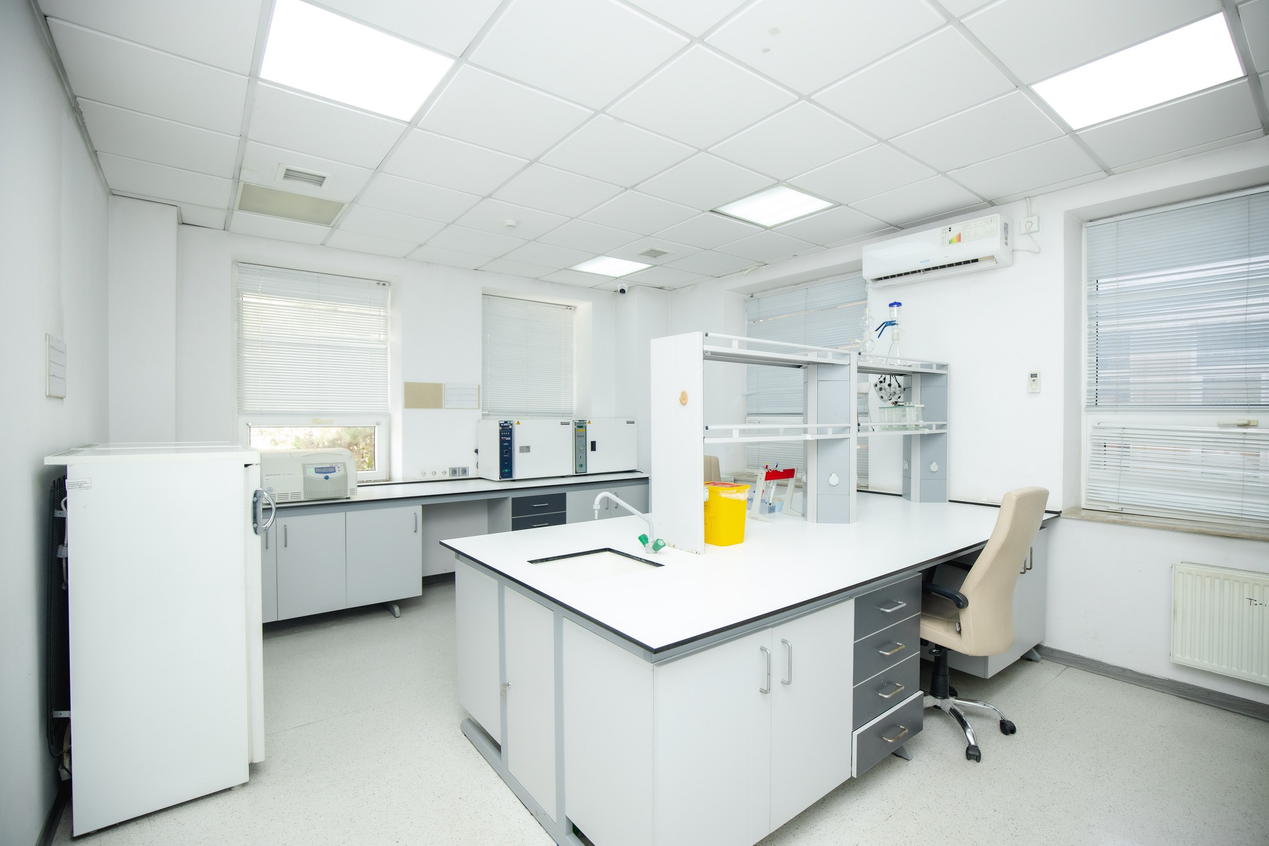 Laboratoriyanın foto materialları