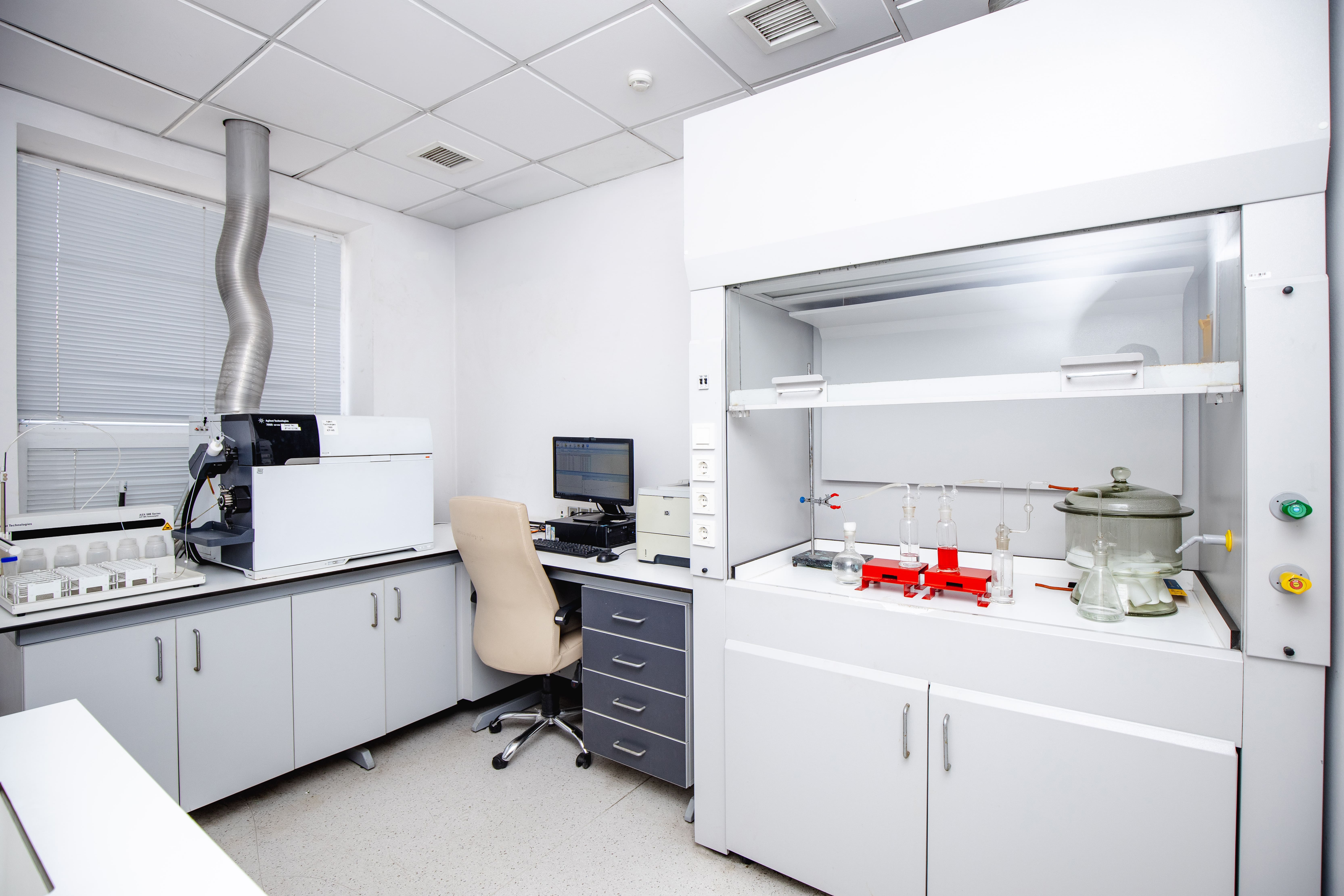 Laboratoriyanın foto materialları